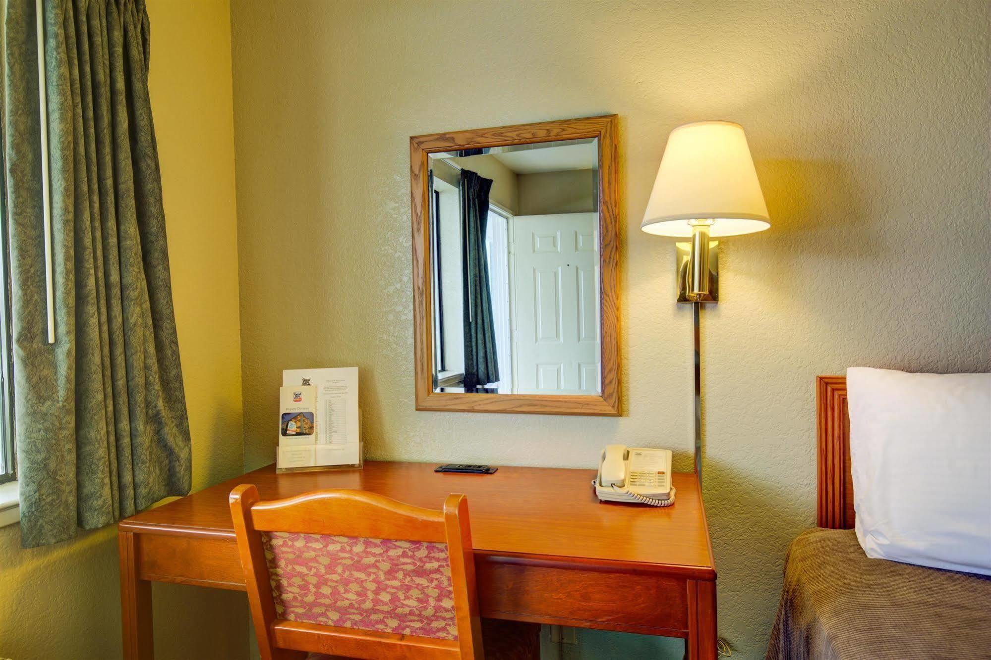 Good Nite Inn Salinas Buitenkant foto