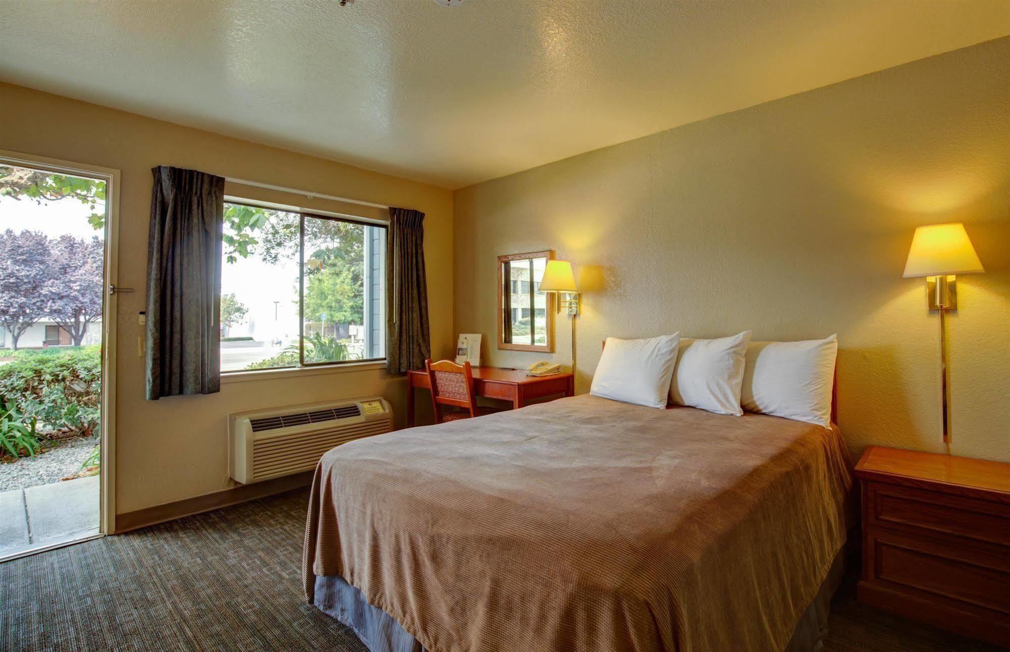 Good Nite Inn Salinas Buitenkant foto